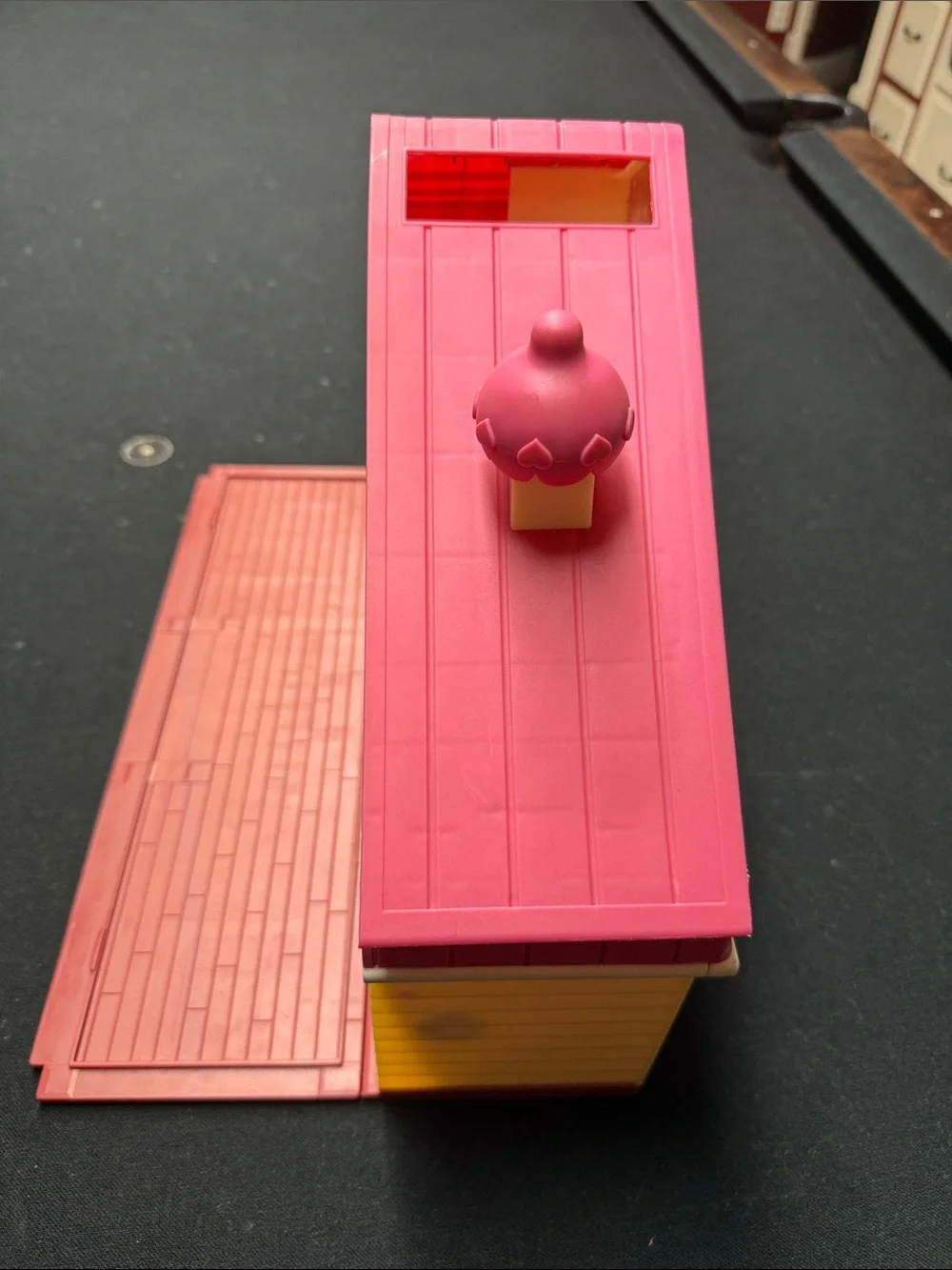 Bluey Family Home Playset Pack & Go Doll House No Furniture No Figures
